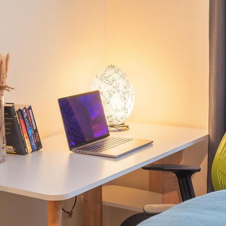 Stay In Our Stylish Flat! & Secure Building & Sleeps Up To 4 Birmingam Exterior foto