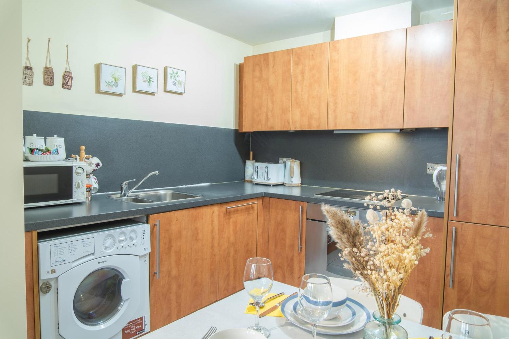 Stay In Our Stylish Flat! & Secure Building & Sleeps Up To 4 Birmingam Exterior foto